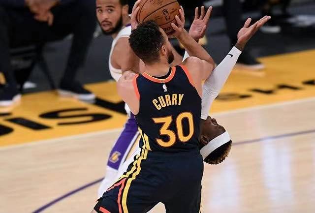  库里赛后谦逊发言登热搜，波尔图小胜川崎前锋引发热议